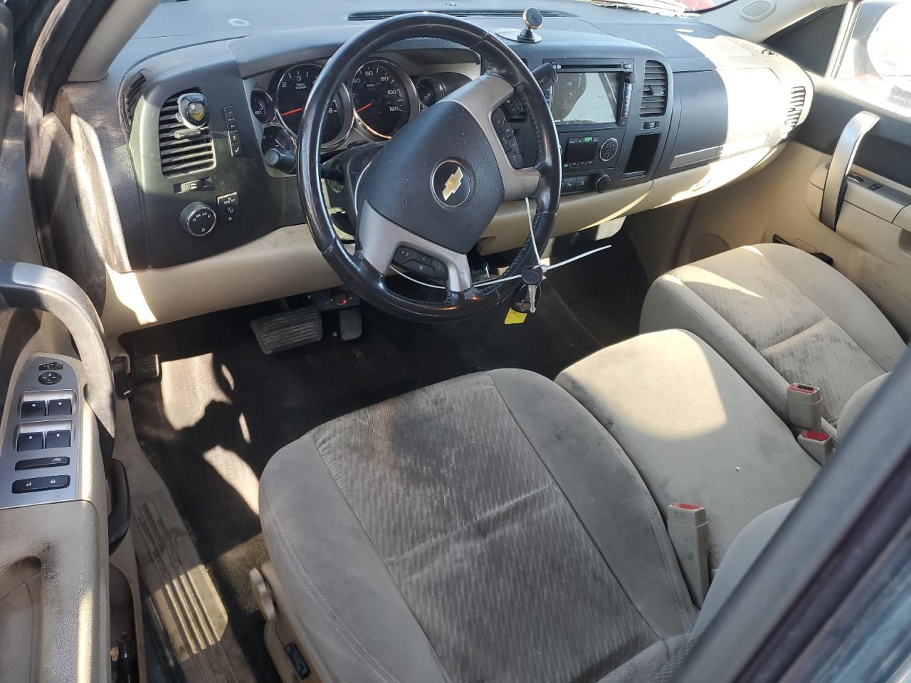 2011 Chevrolet Silverado - Image 8