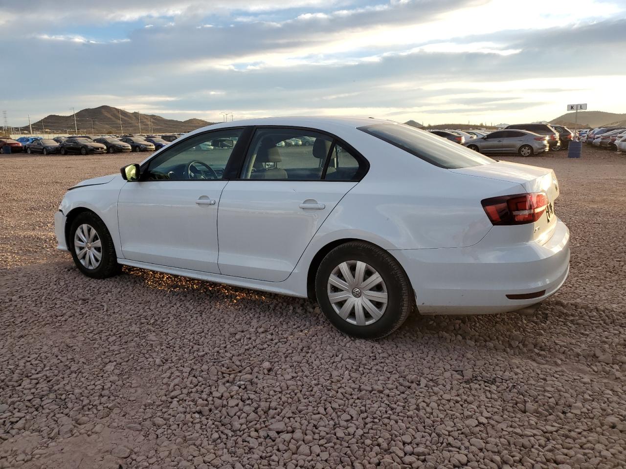2016 Volkswagen Jetta - Image 2