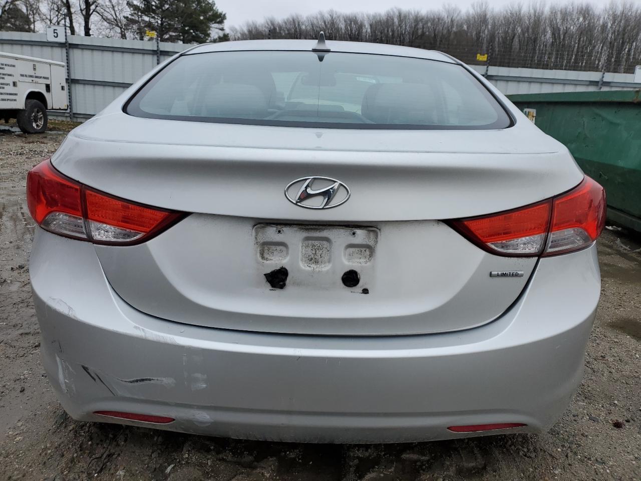 2011 Hyundai Elantra - Image 6
