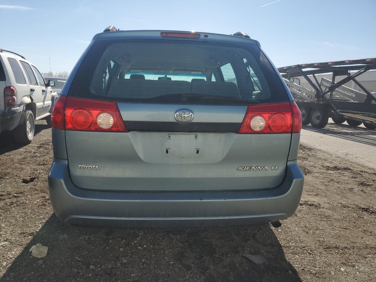 2009 Toyota Sienna - Image 6