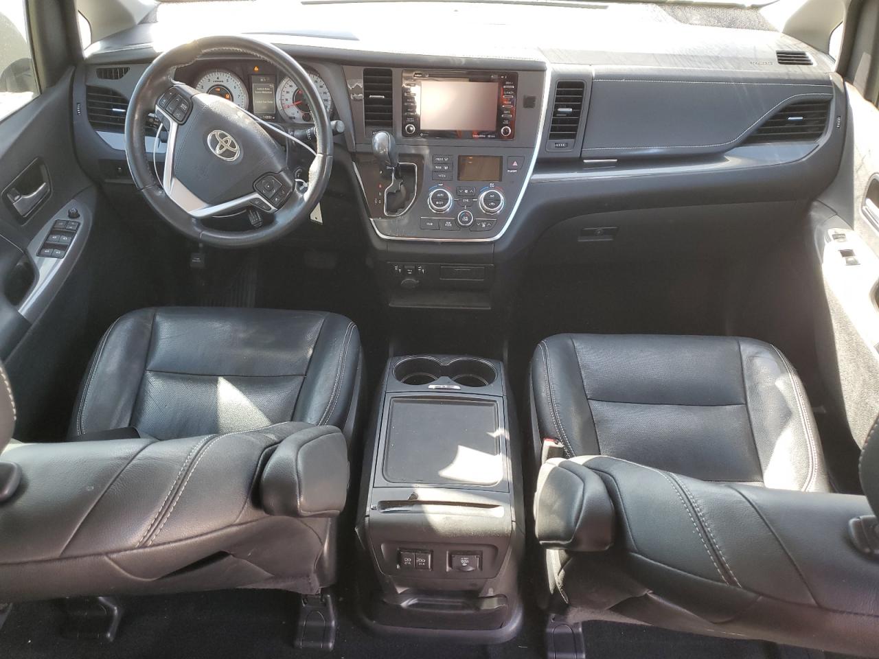 2019 Toyota Sienna - Image 8