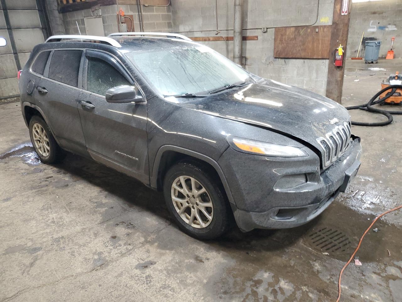 2017 Jeep Grand Cherokee - Image 4