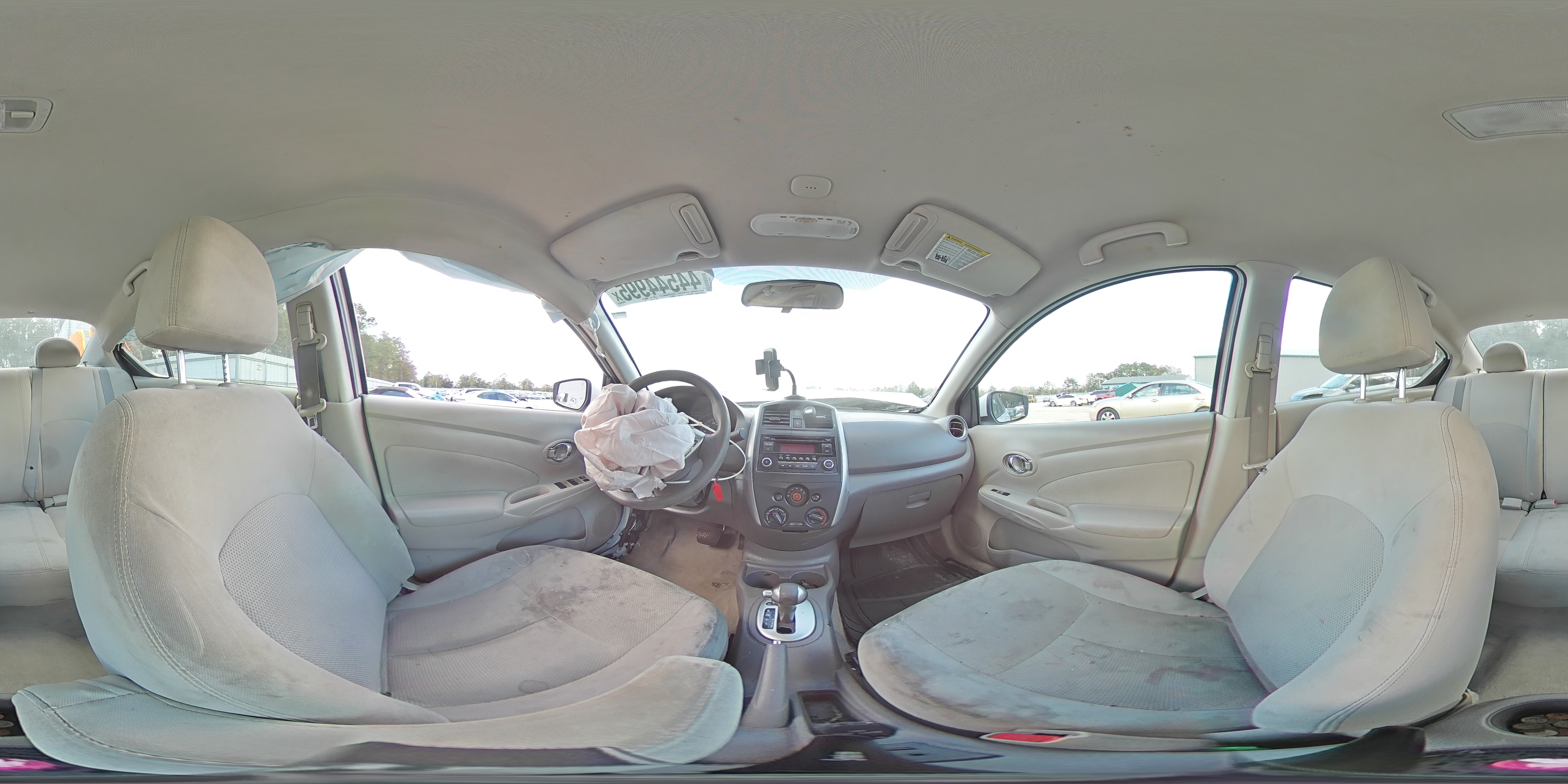 2015 Nissan Versa - Image 13