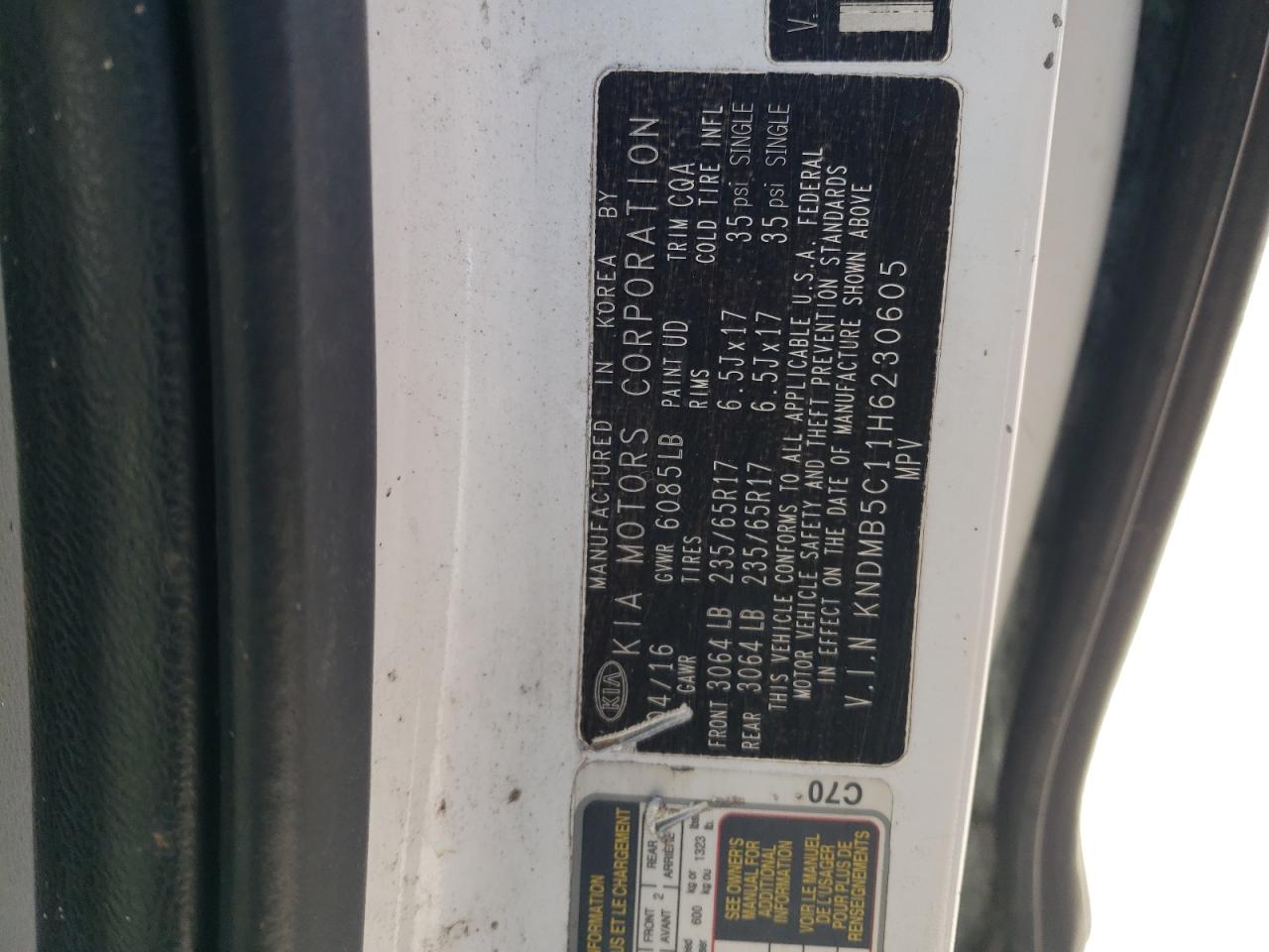 2017 Kia Sedona - Image 14