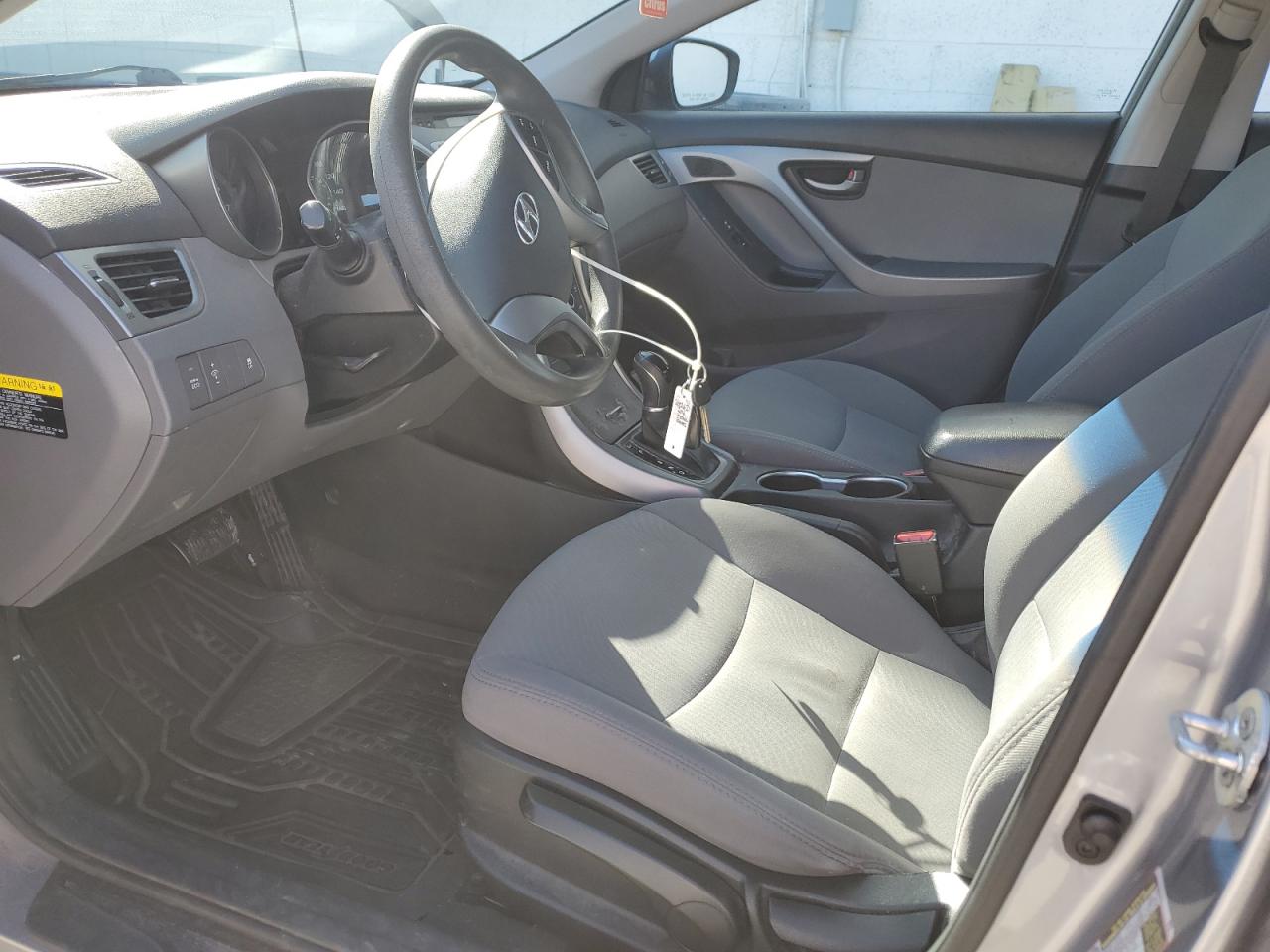 2016 Hyundai Elantra - Image 7