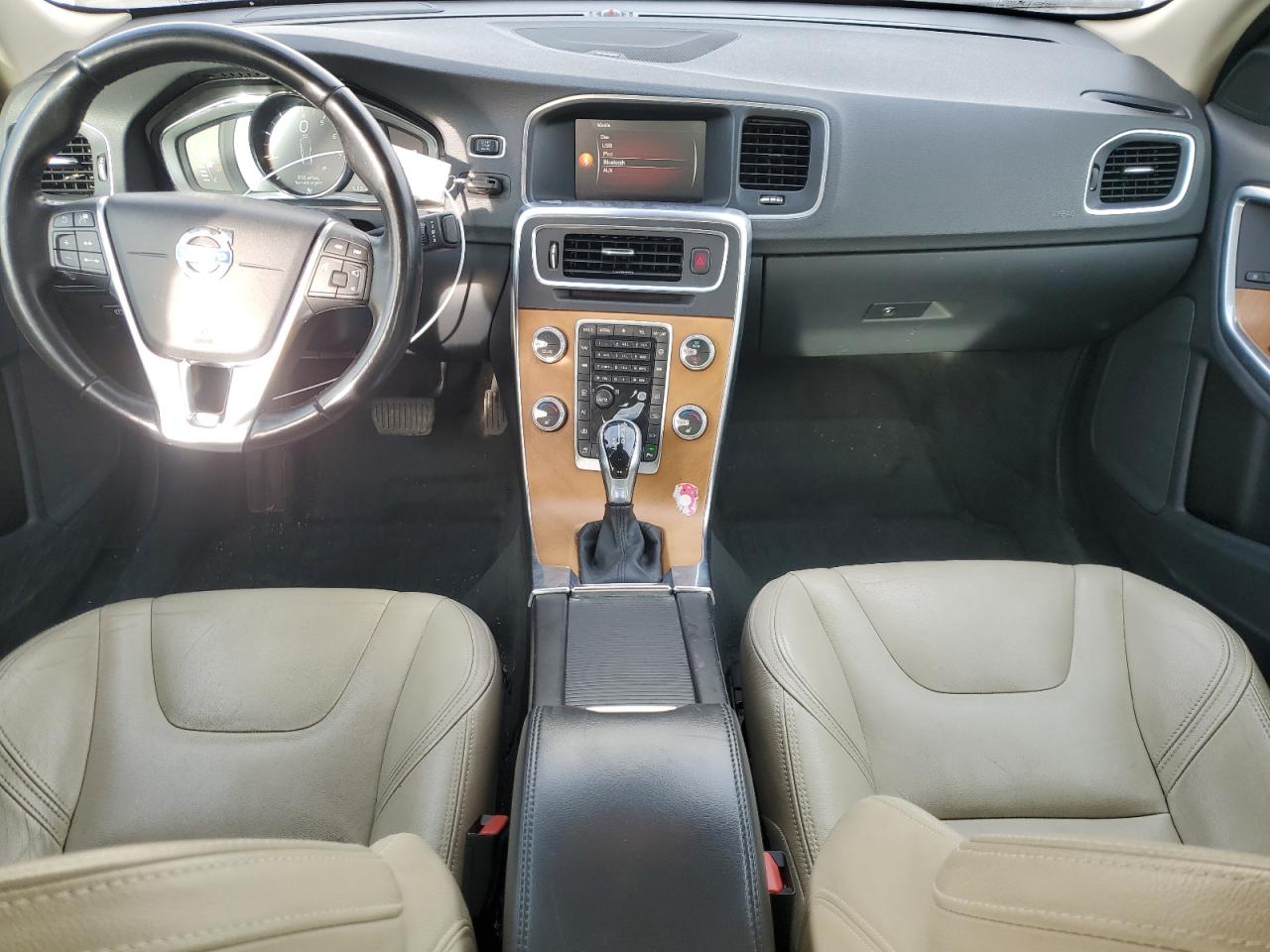 2018 Volvo S60 - Image 8