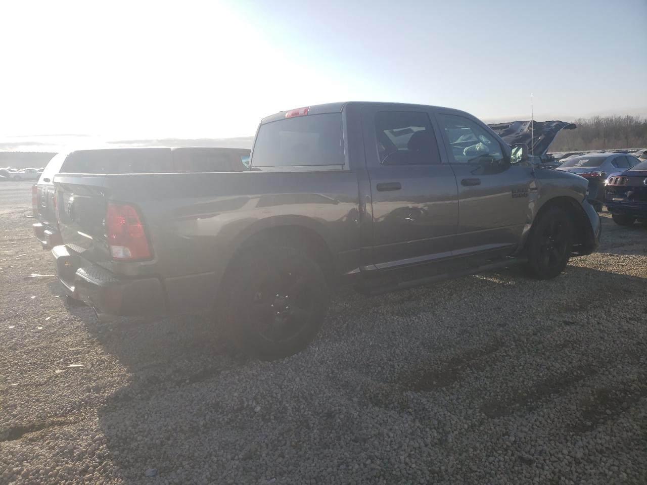 2018 RAM 1500 - Image 3