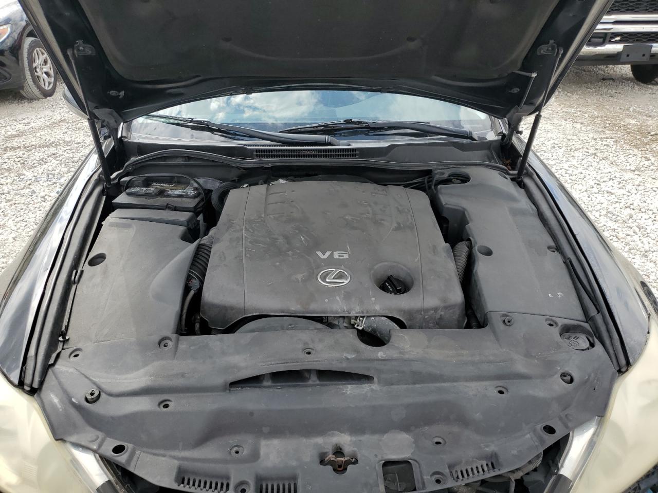 2012 Lexus IS - Image 11