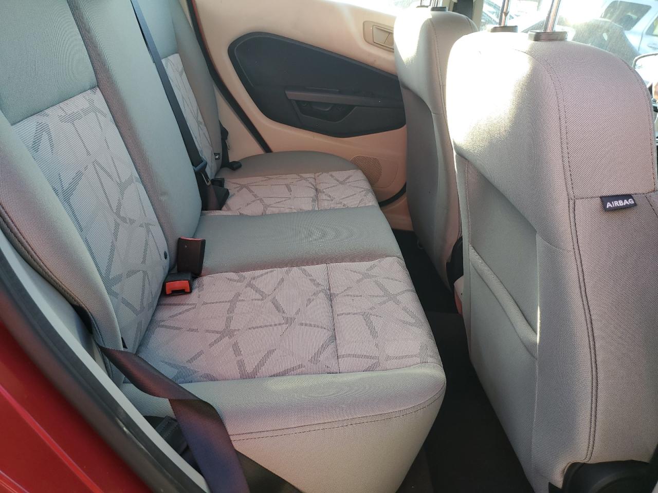 2011 Ford Fiesta - Image 10