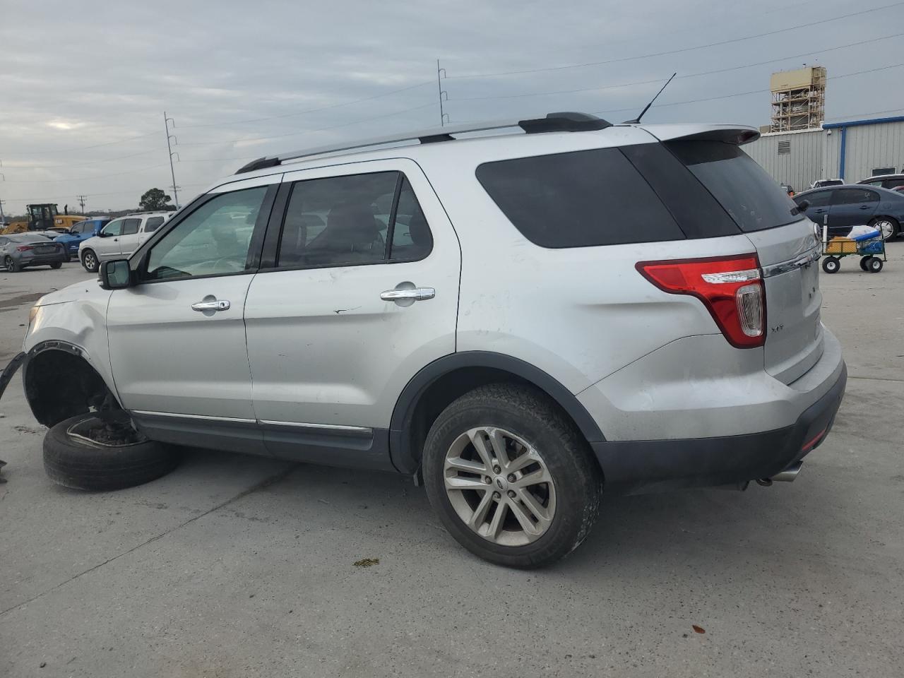 2015 Ford Explorer - Image 2