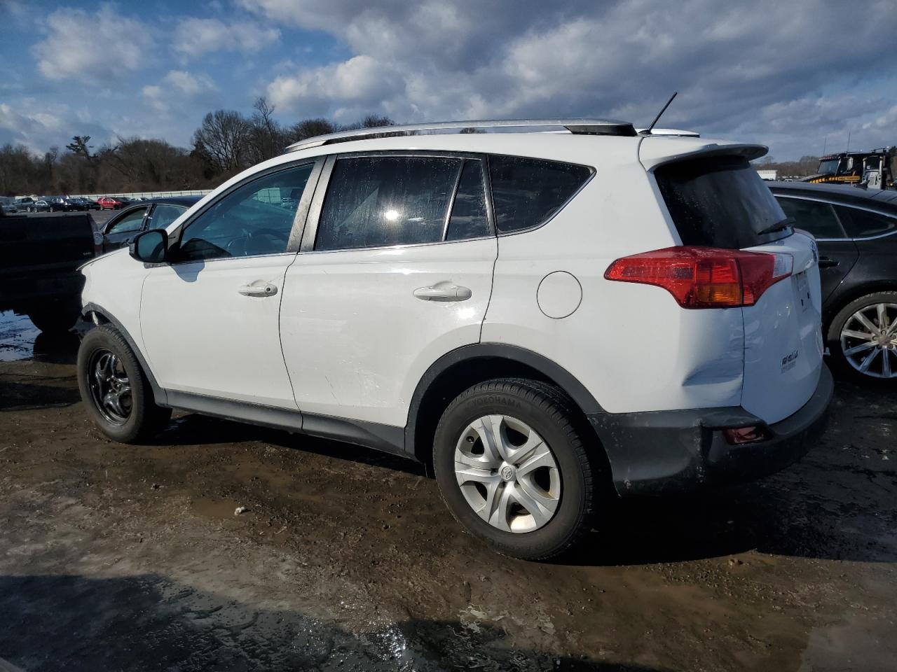 2015 Toyota RAV 4 - Image 2