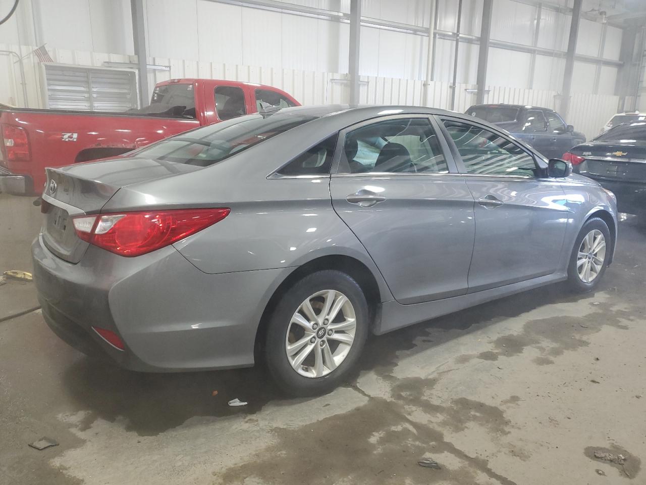 2014 Hyundai Sonata - Image 3