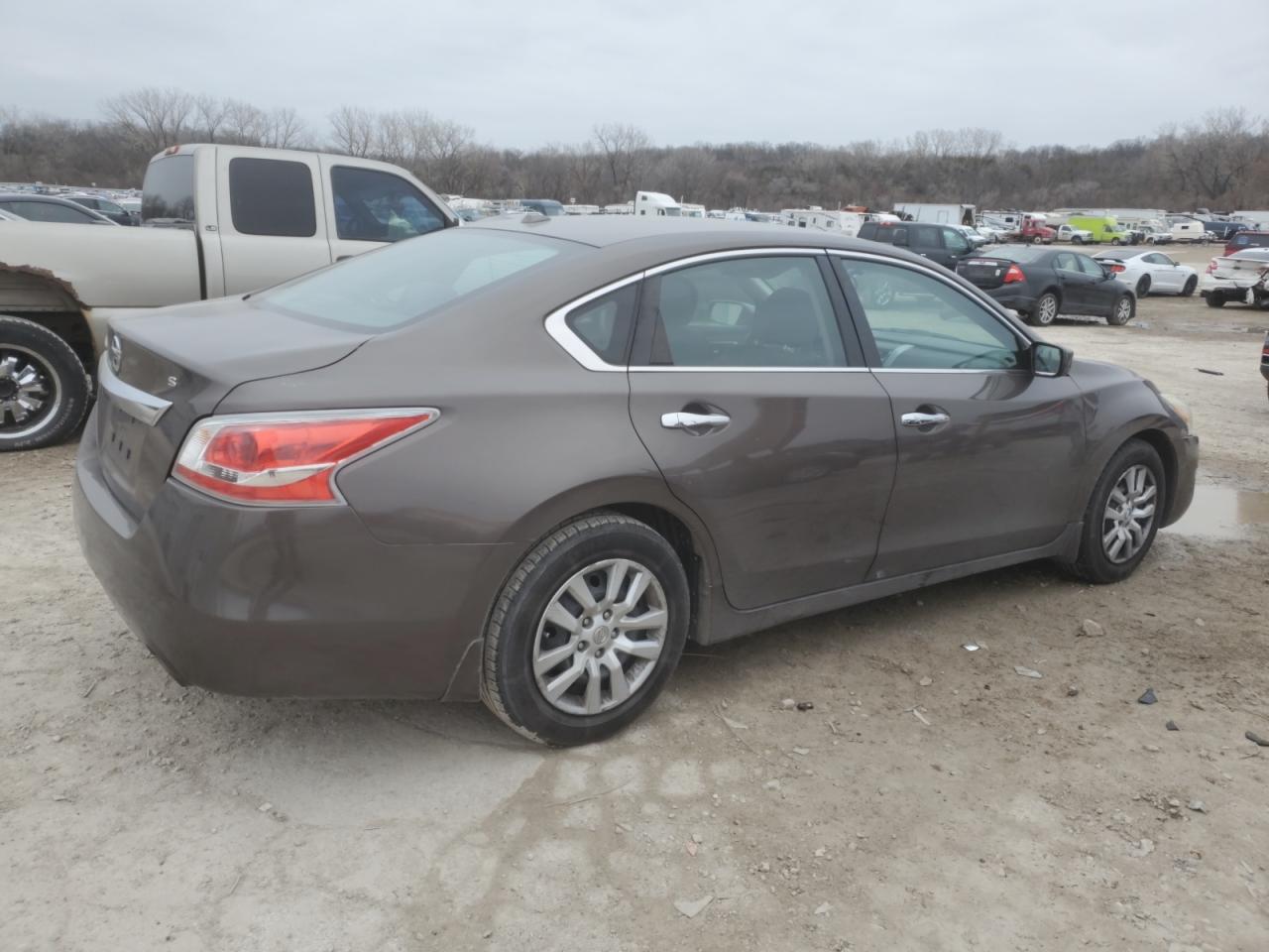 2015 Nissan Altima - Image 3