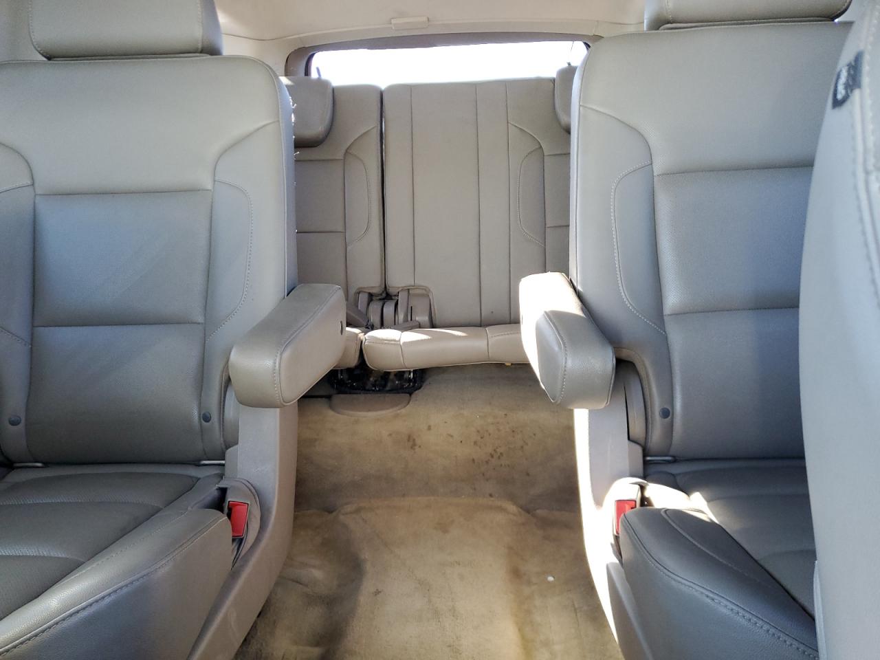 2015 Chevrolet Suburban - Image 10