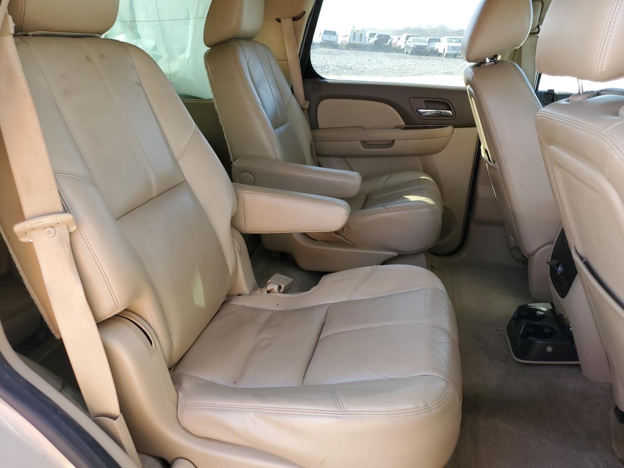 2012 Chevrolet Tahoe - Image 11