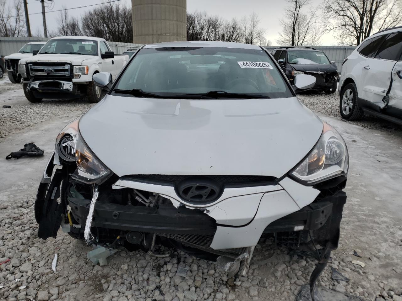 2017 Hyundai Veloster - Image 5