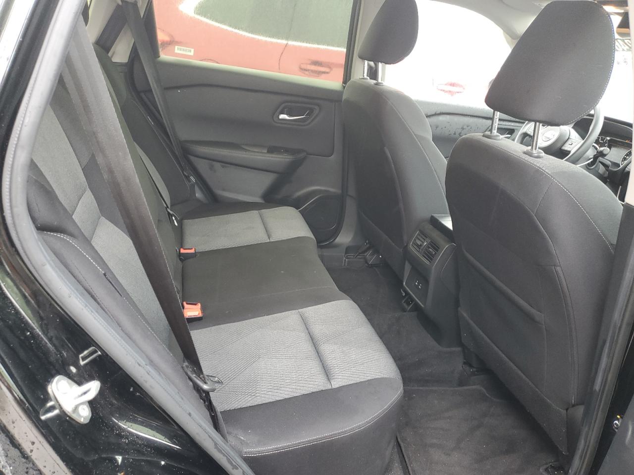 2024 Nissan Rogue - Image 10