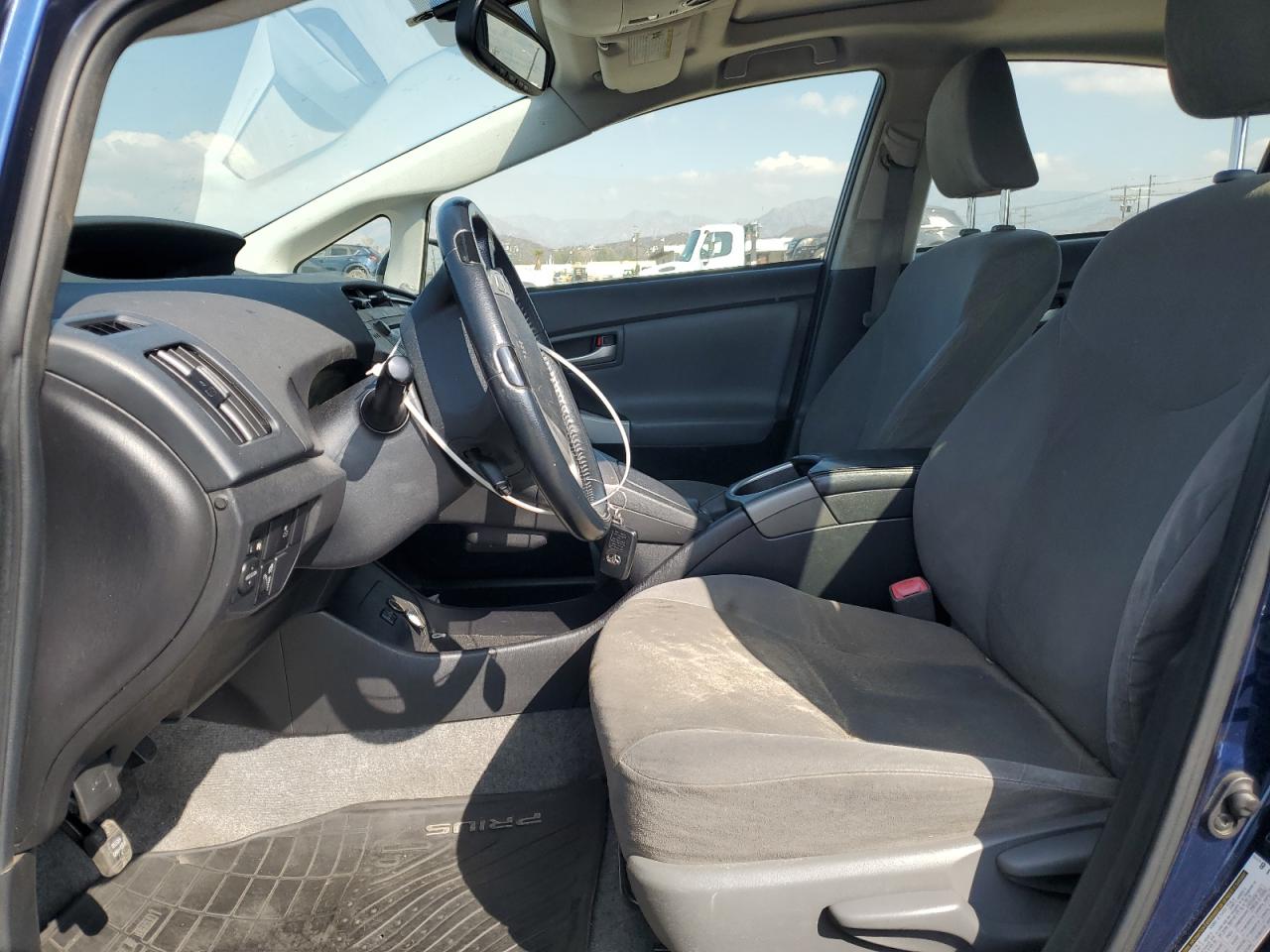 2012 Toyota Prius - Image 7