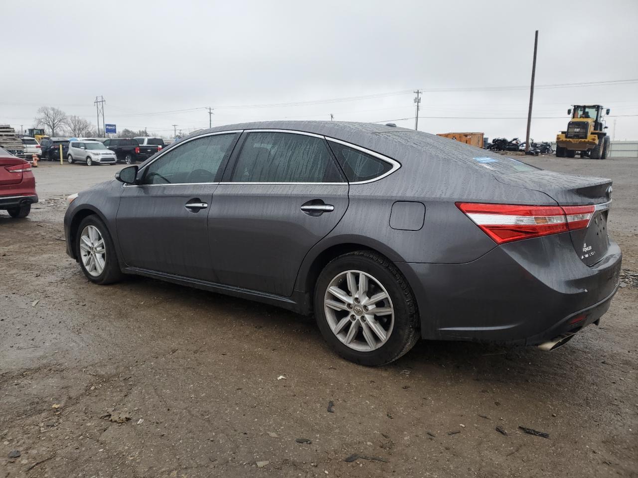 2014 Toyota Avalon - Image 2