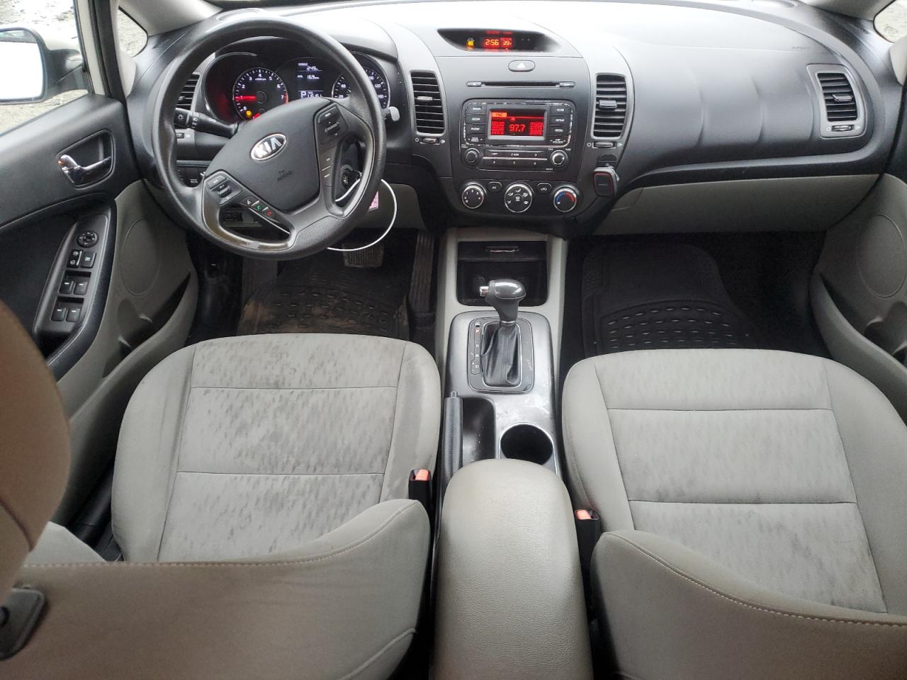 2015 Kia Forte - Image 8