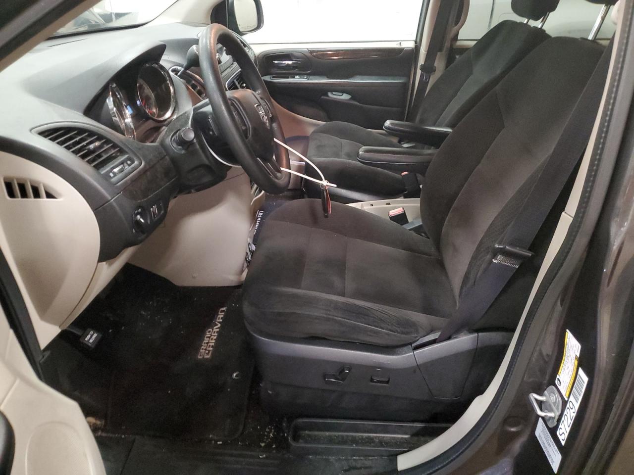 2016 Dodge Caravan - Image 7