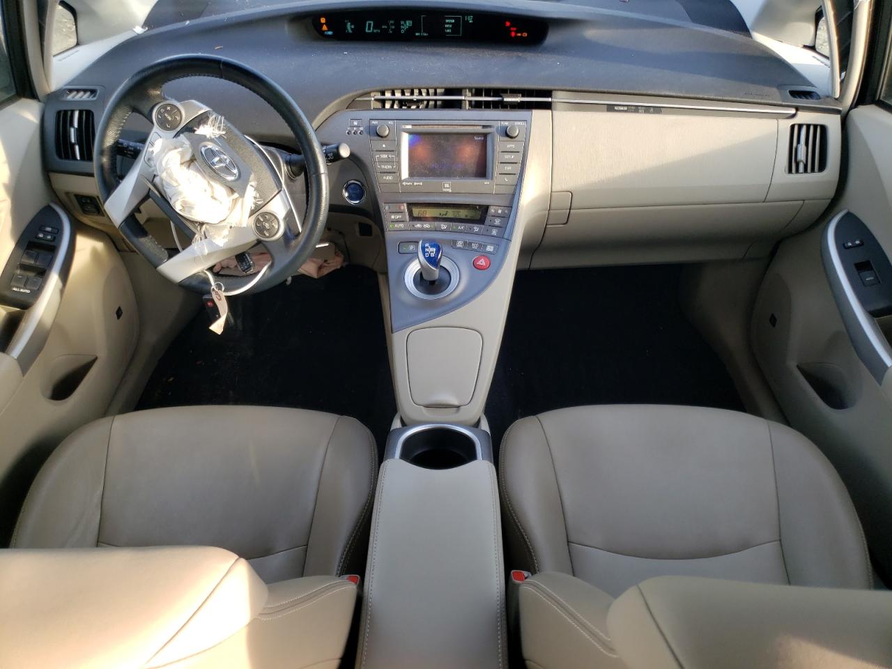 2015 Toyota Prius - Image 8