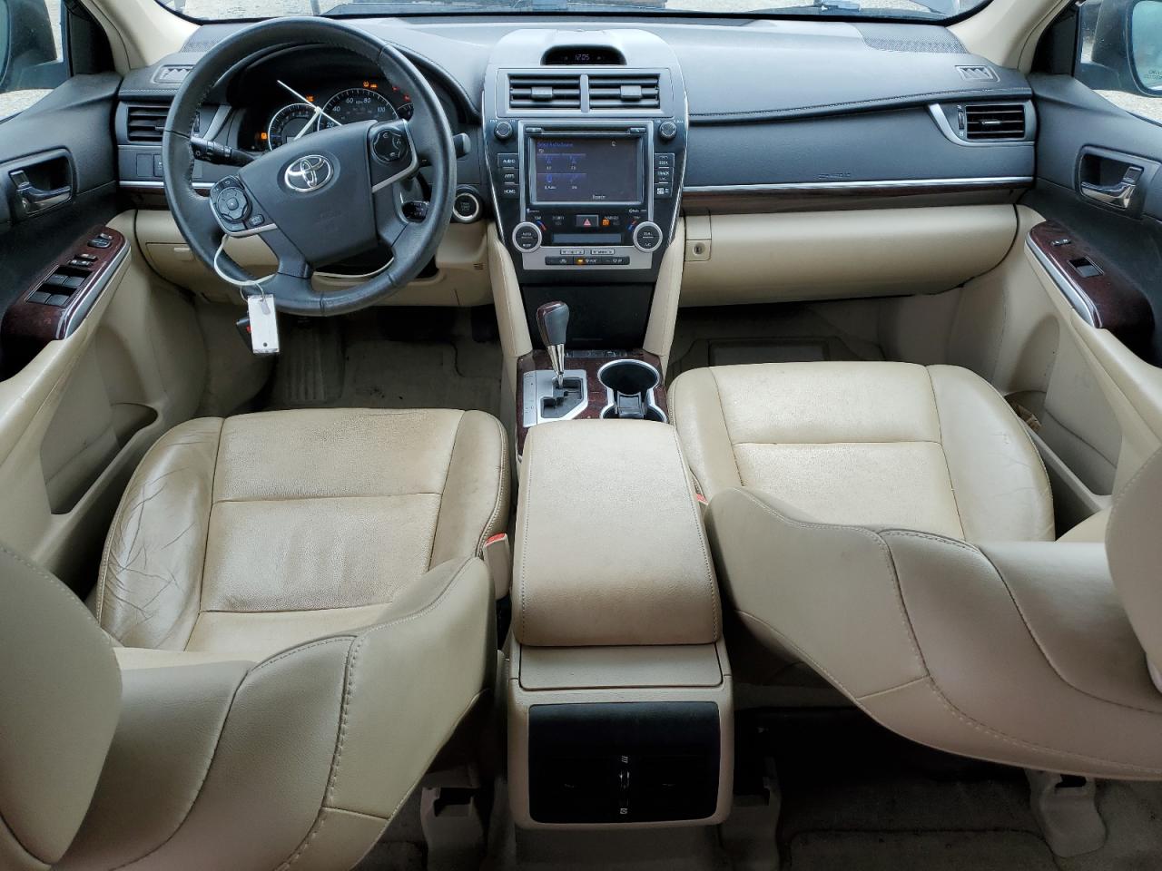 2014 Toyota Camry - Image 8