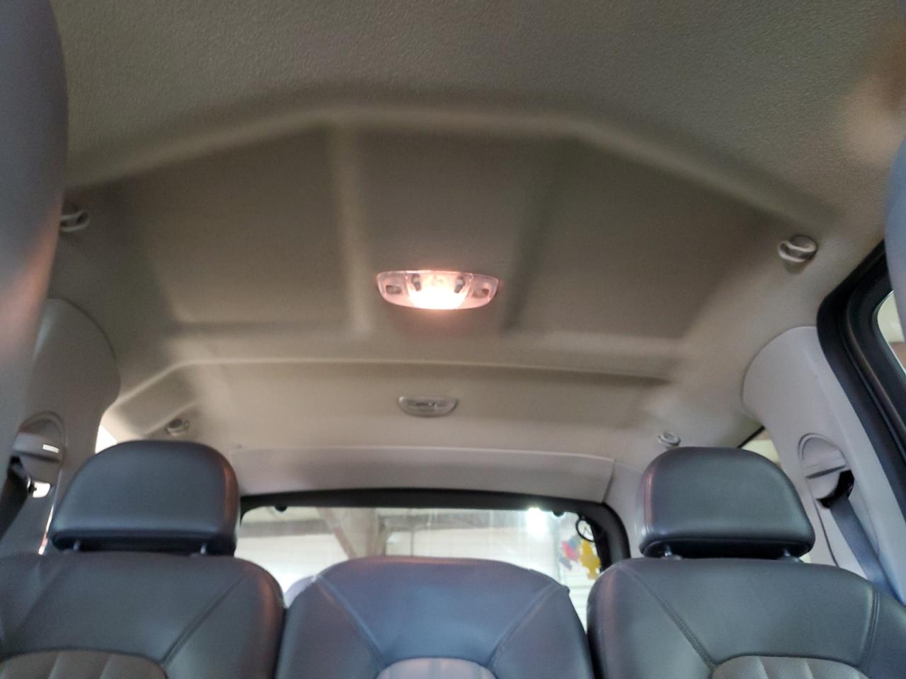 2002 Mercury Mountaineer - Image 10