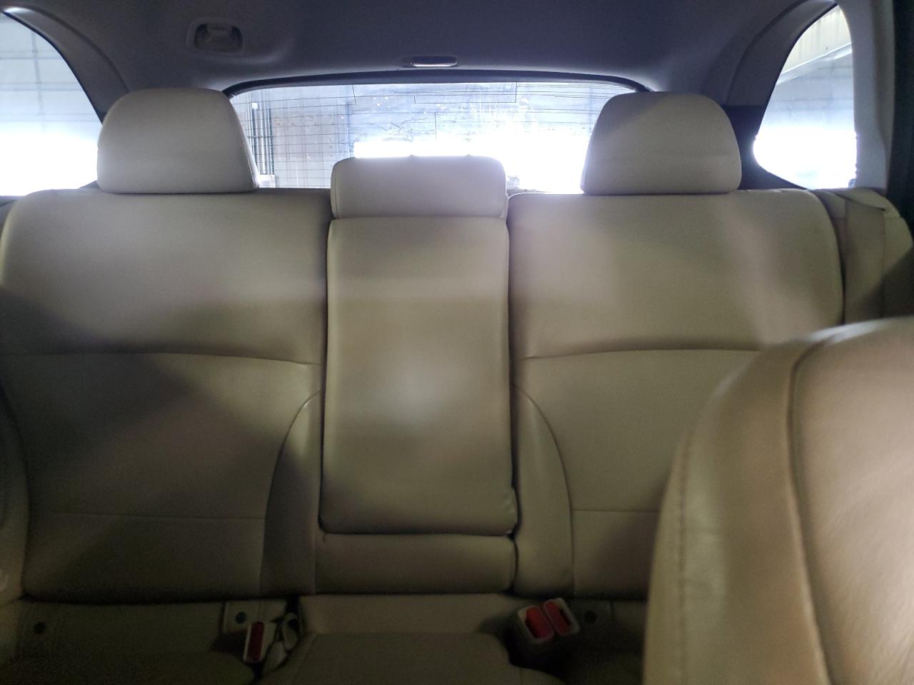 2015 Subaru Outback - Image 10