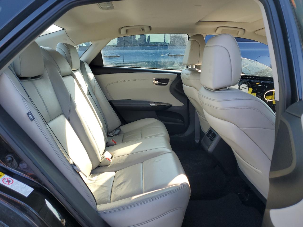 2014 Toyota Avalon - Image 10
