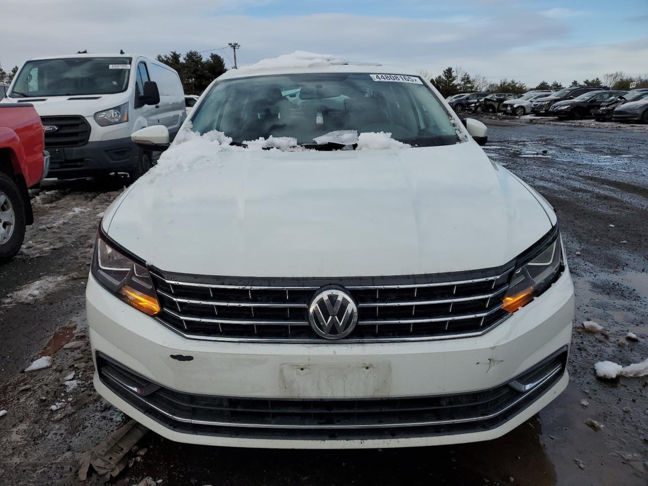 2019 Volkswagen Passat - Image 5