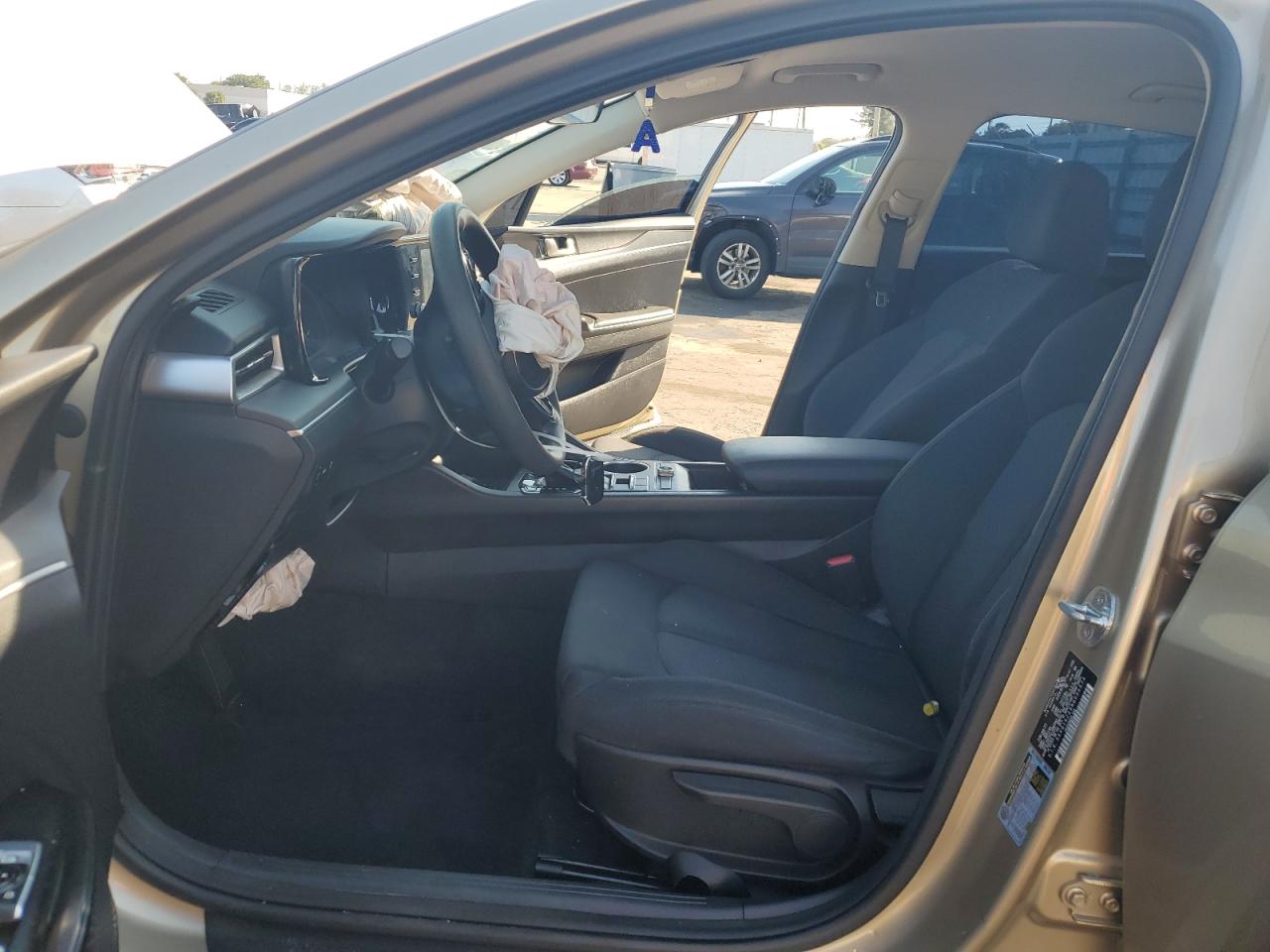 2022 Kia K5 - Image 7