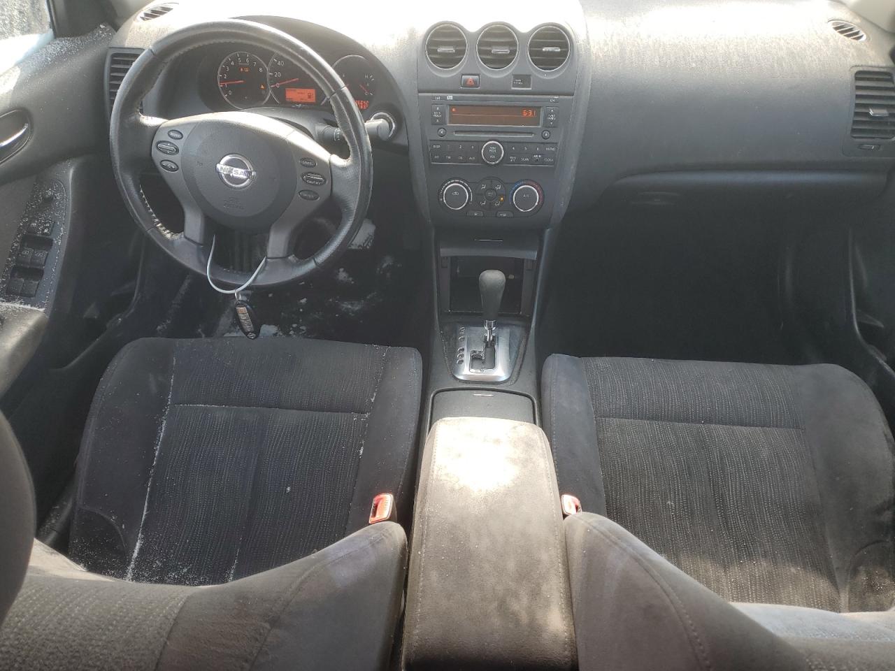 2010 Nissan Altima - Image 8