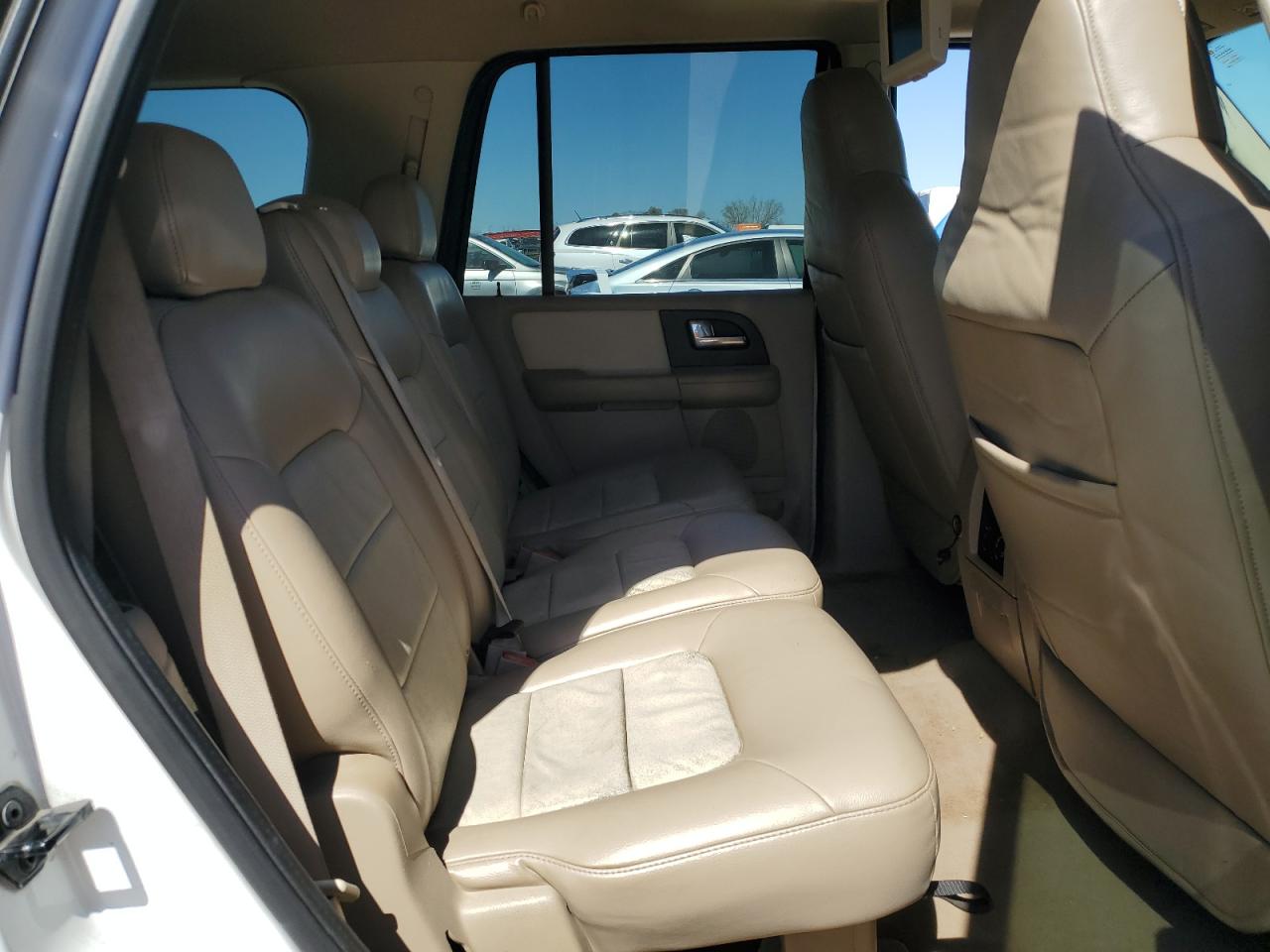 2004 Ford Expedition - Image 10