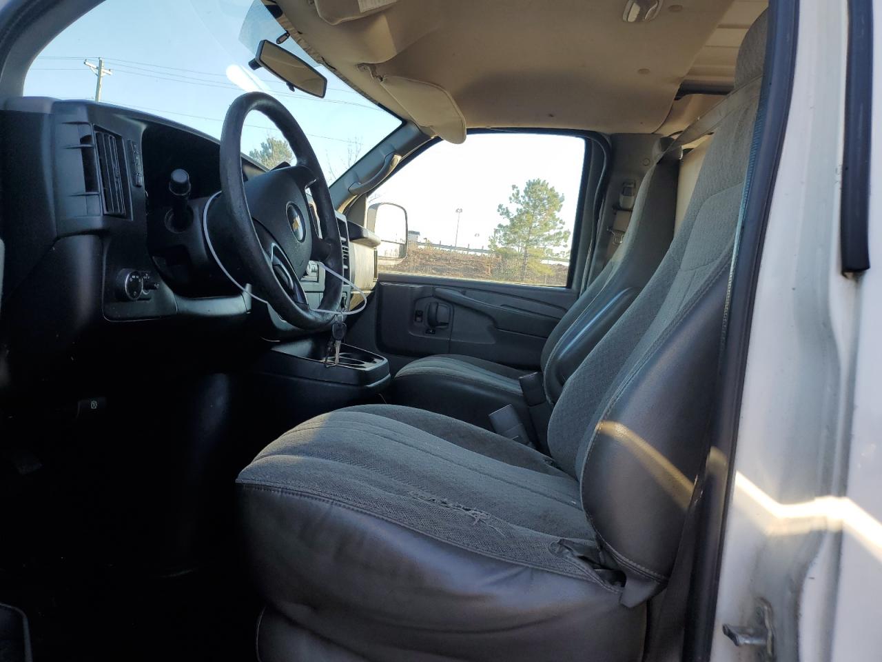 2014 Chevrolet Express - Image 7