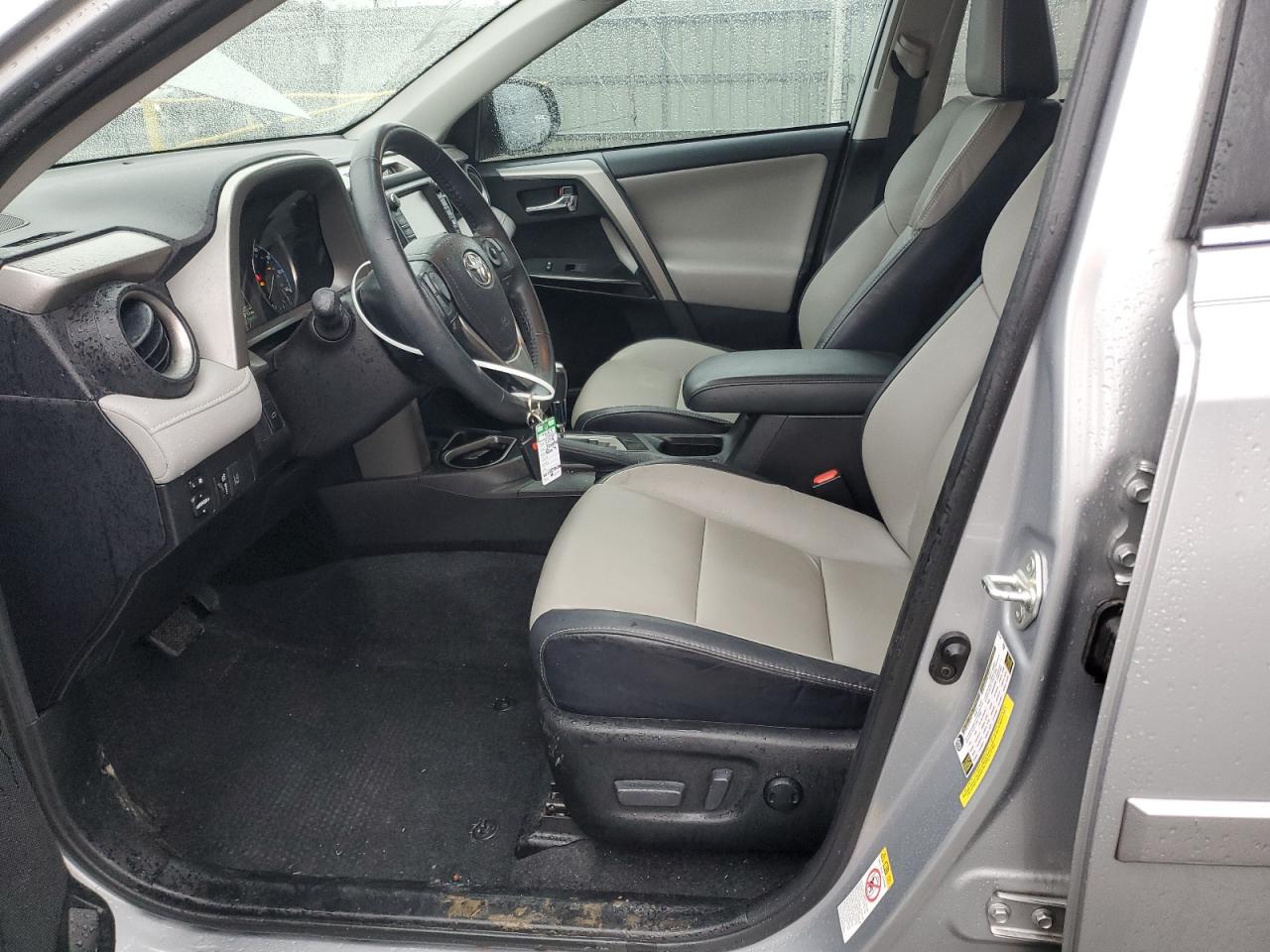 2018 Toyota RAV 4 - Image 7