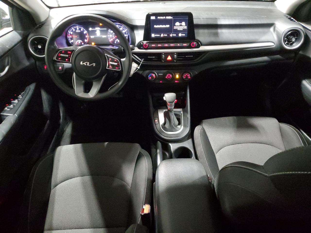 2024 Kia Forte - Image 8