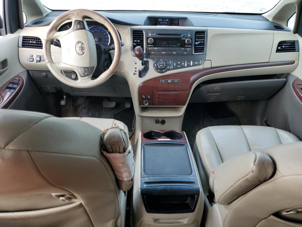 2012 Toyota Sienna - Image 8