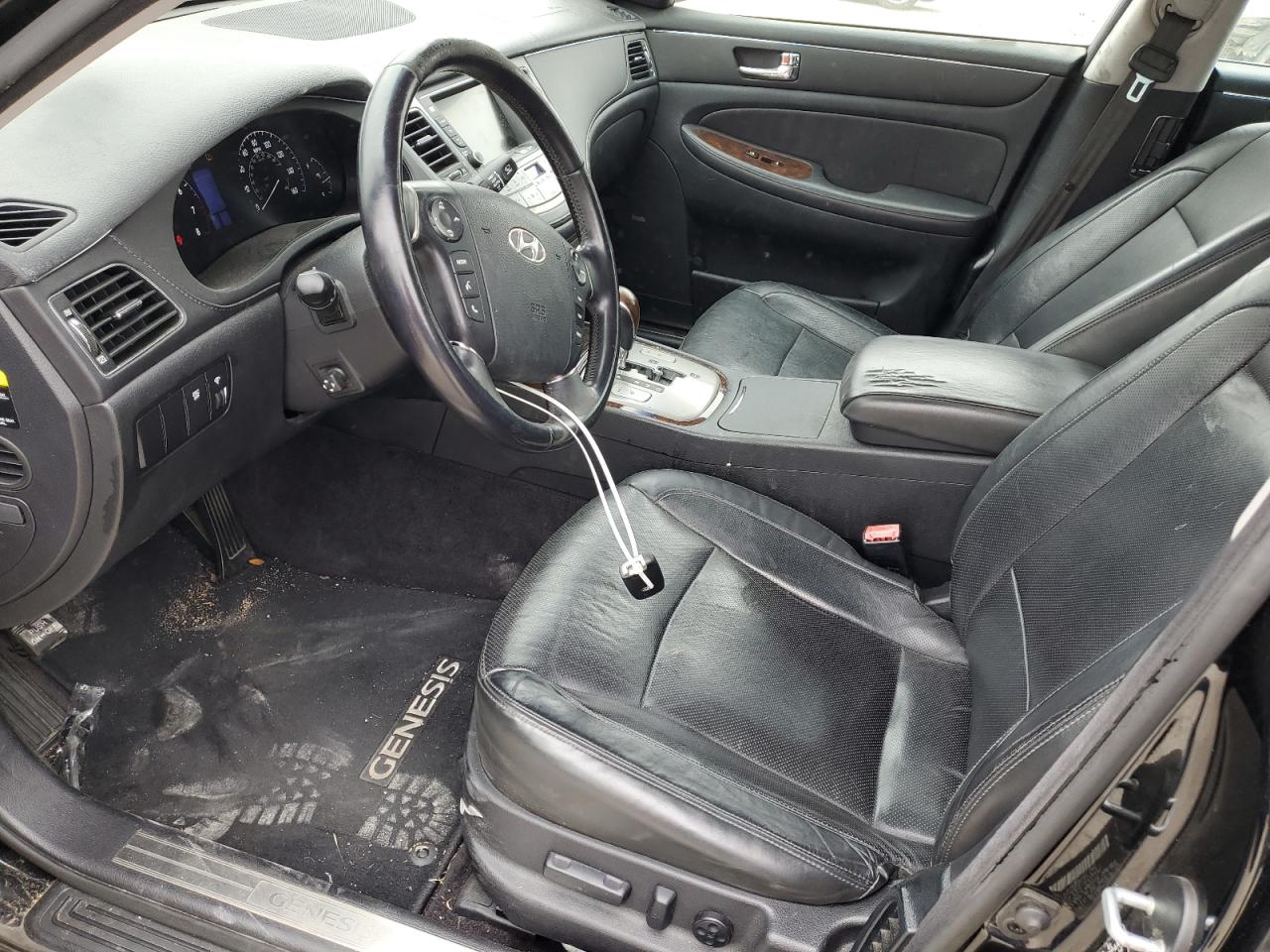2011 Hyundai Genesis - Image 7