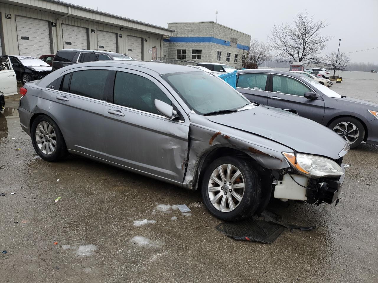 2013 Chrysler 200 - Image 4