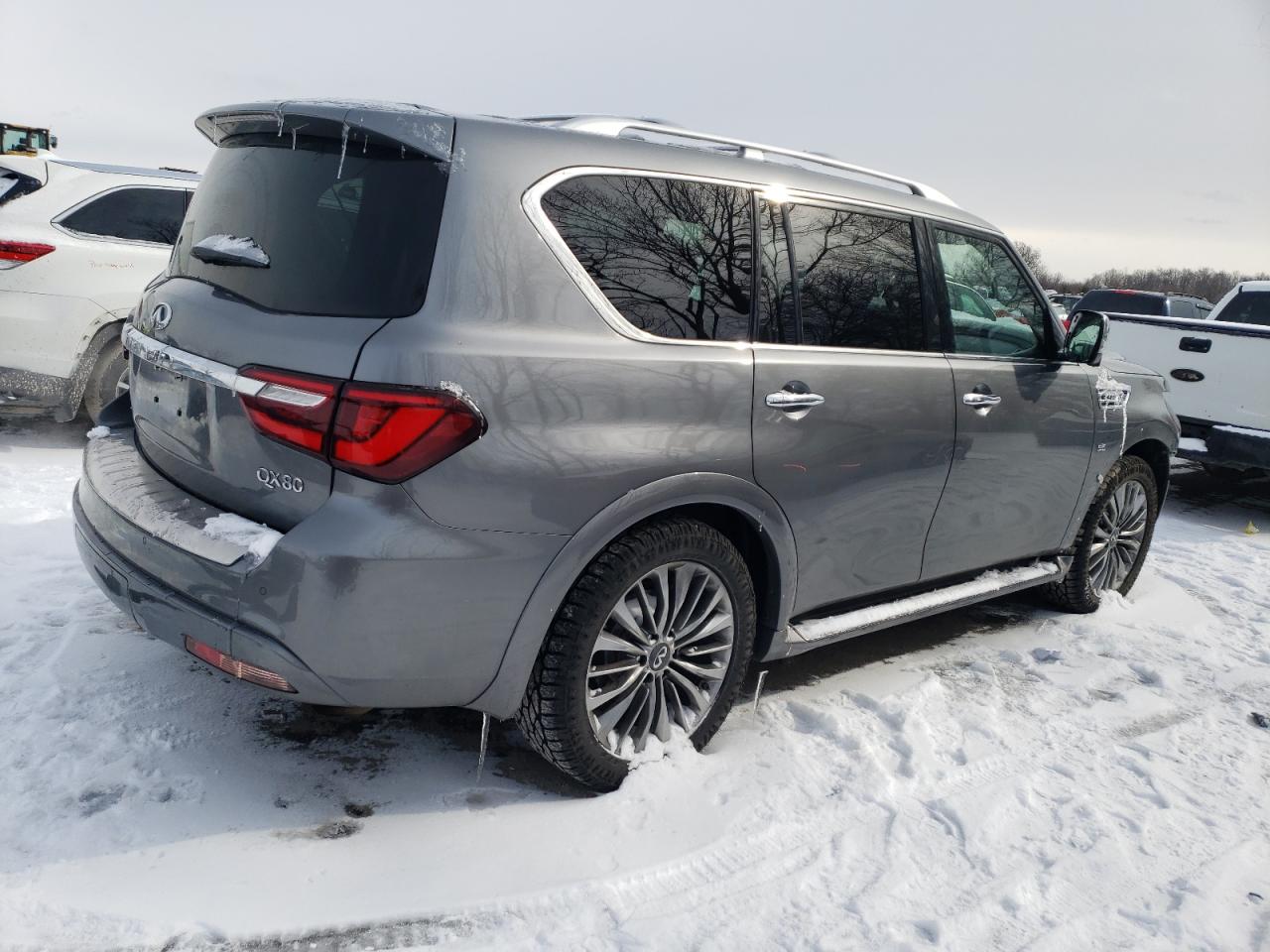 2018 Infiniti QX80 - Image 3