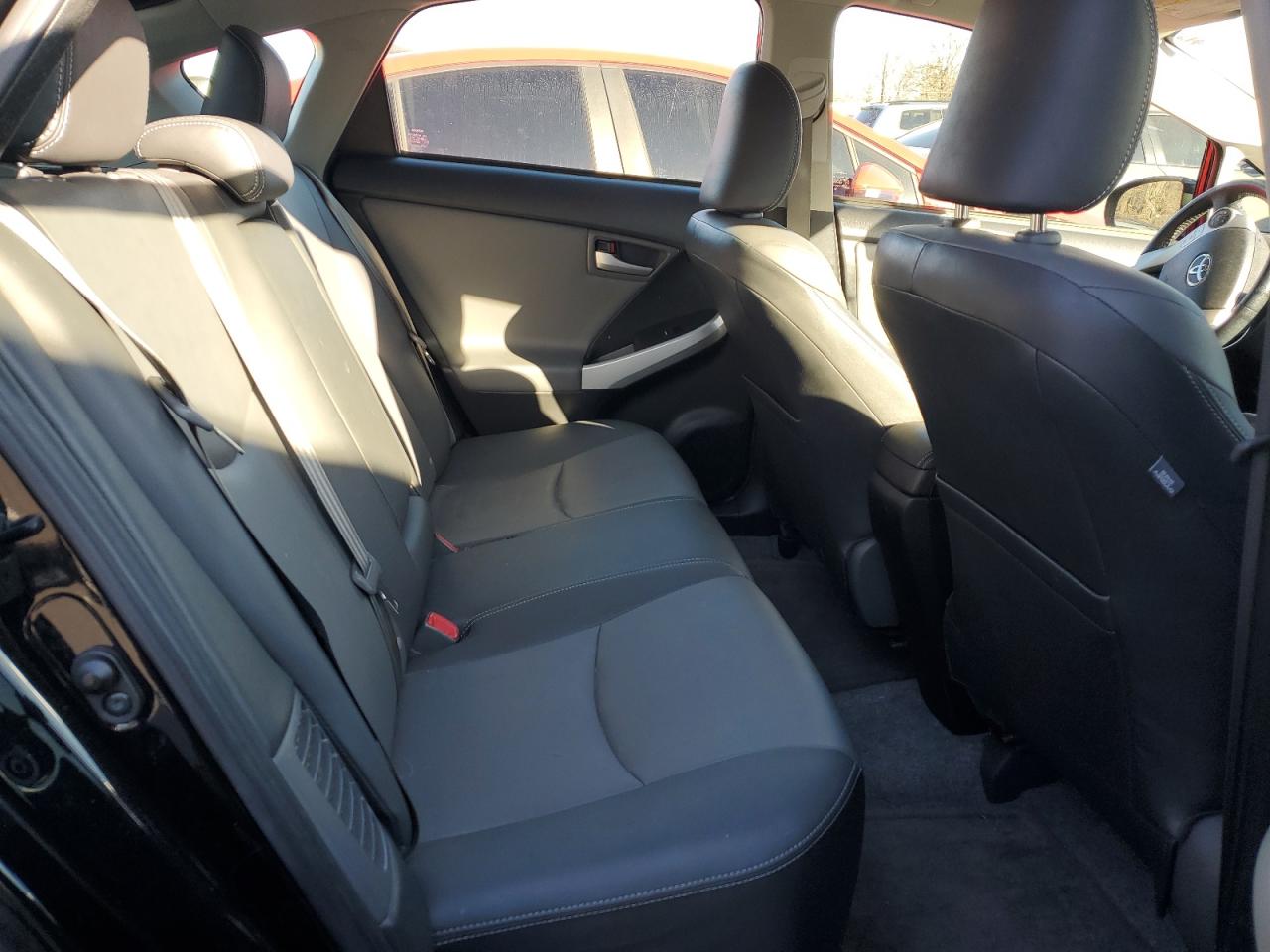 2015 Toyota Prius - Image 10