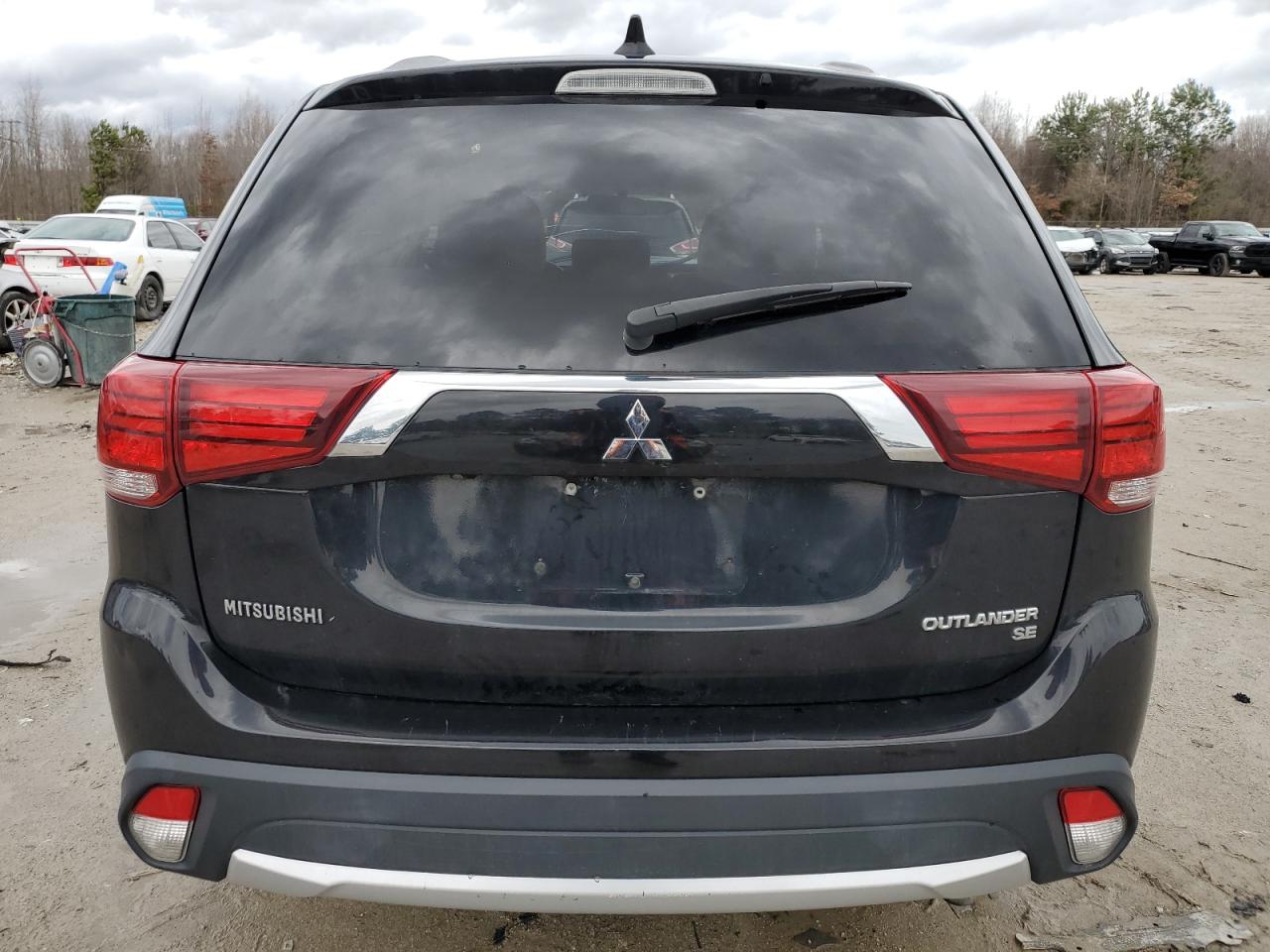 2018 Mitsubishi Outlander - Image 6