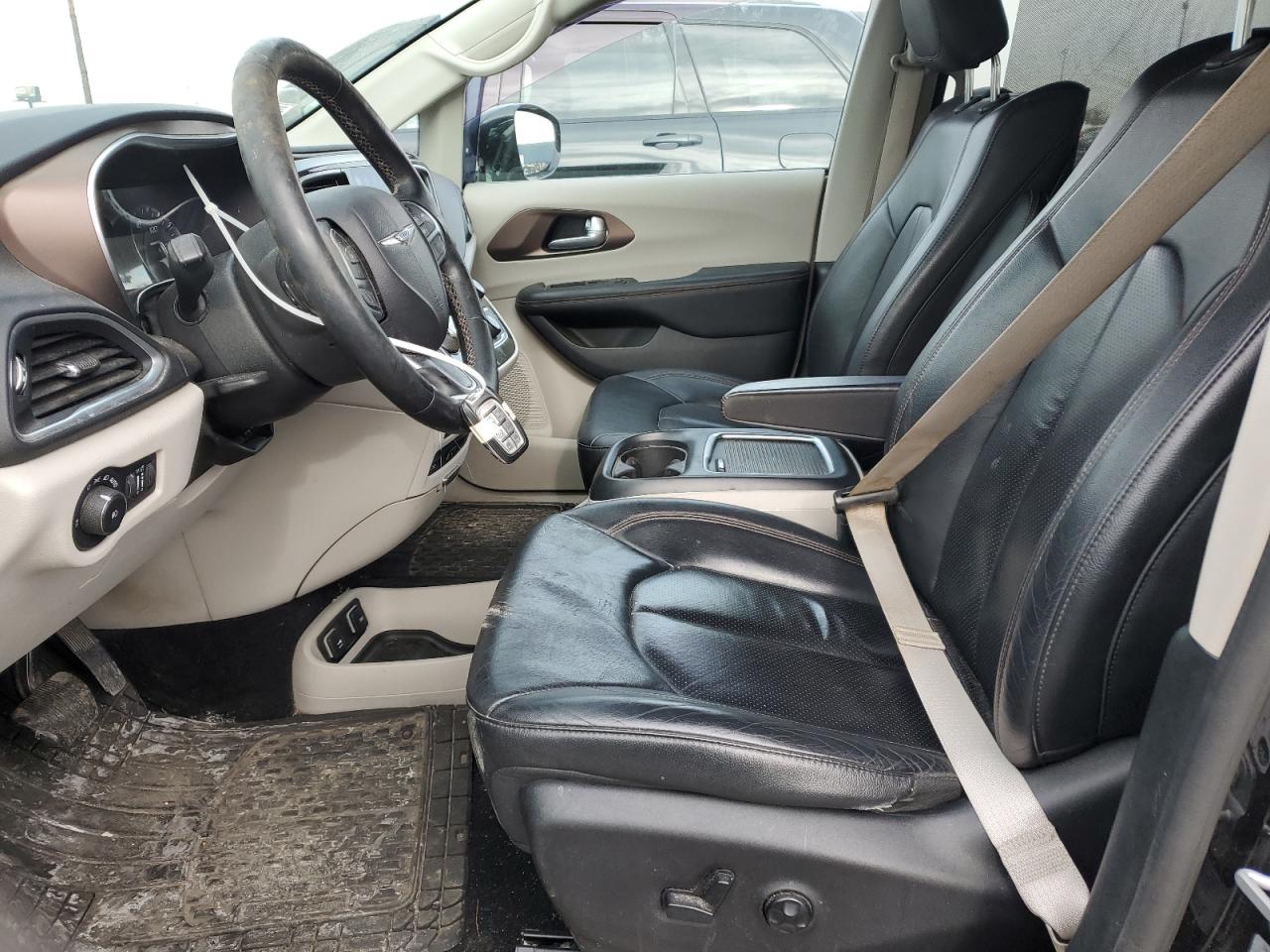 2017 Chrysler Pacifica - Image 7