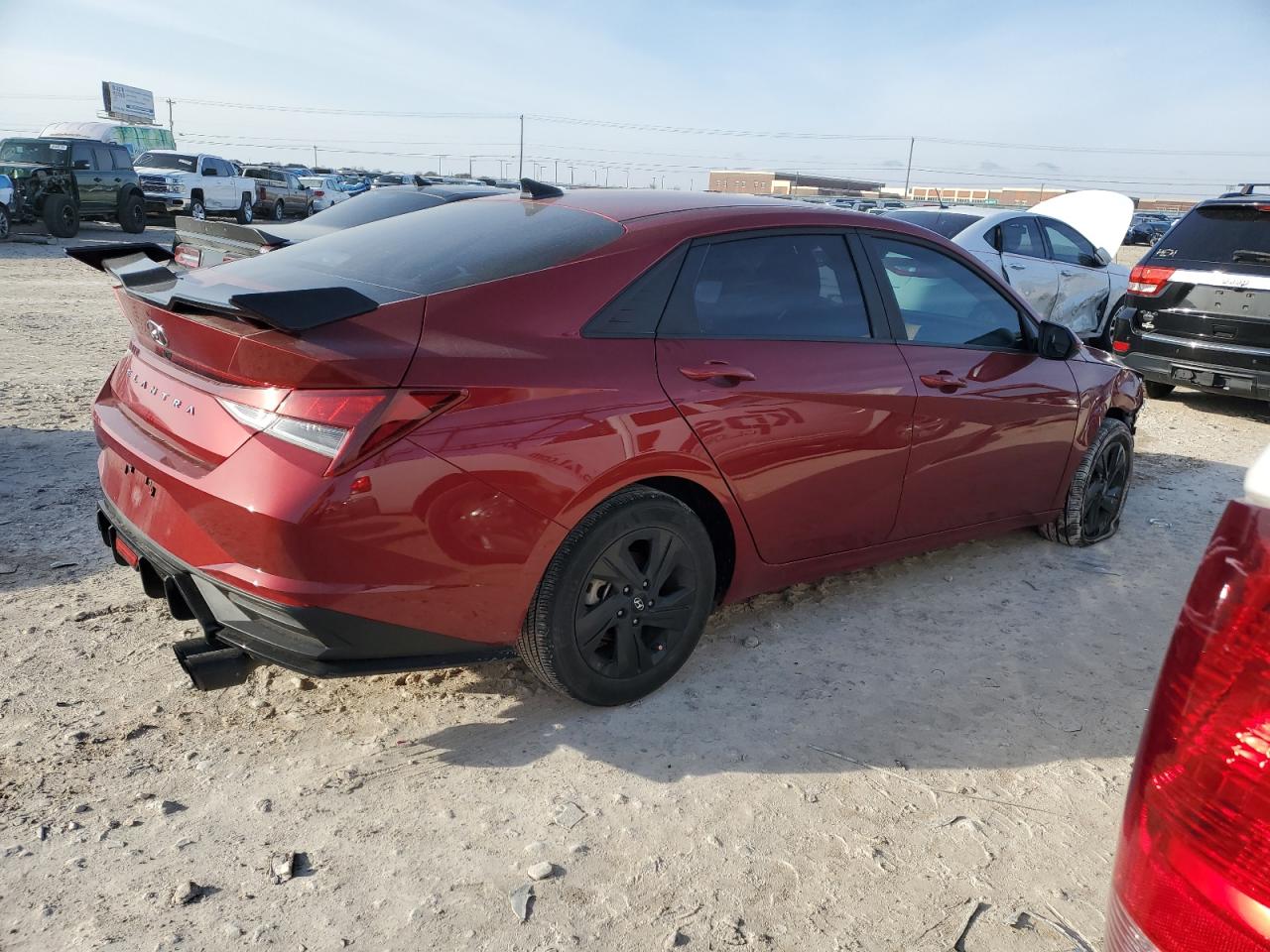 2023 Hyundai Elantra - Image 3