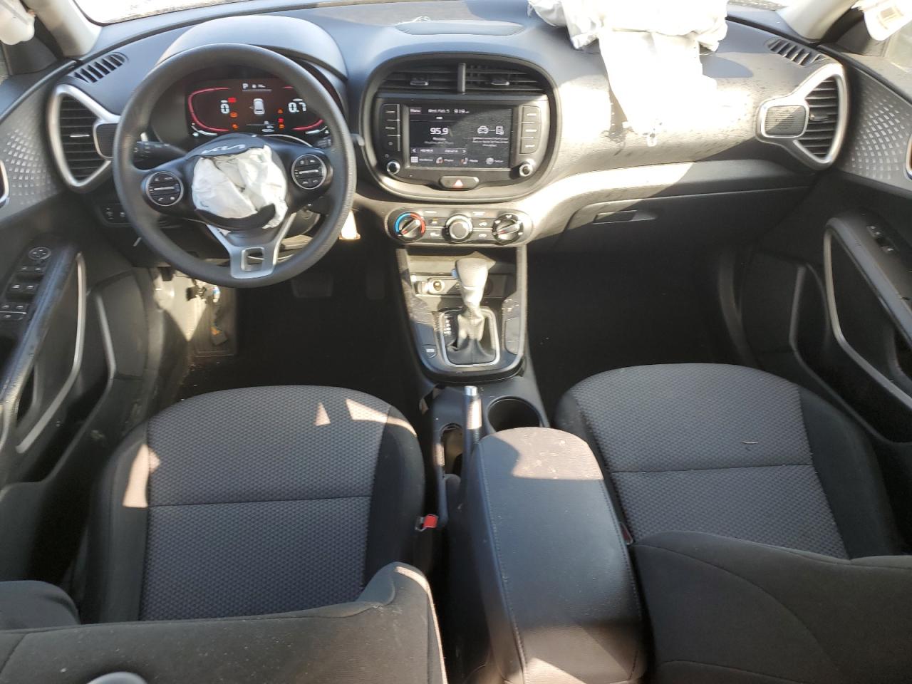 2023 Kia Soul - Image 8