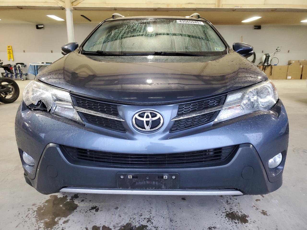 2013 Toyota RAV 4 - Image 5