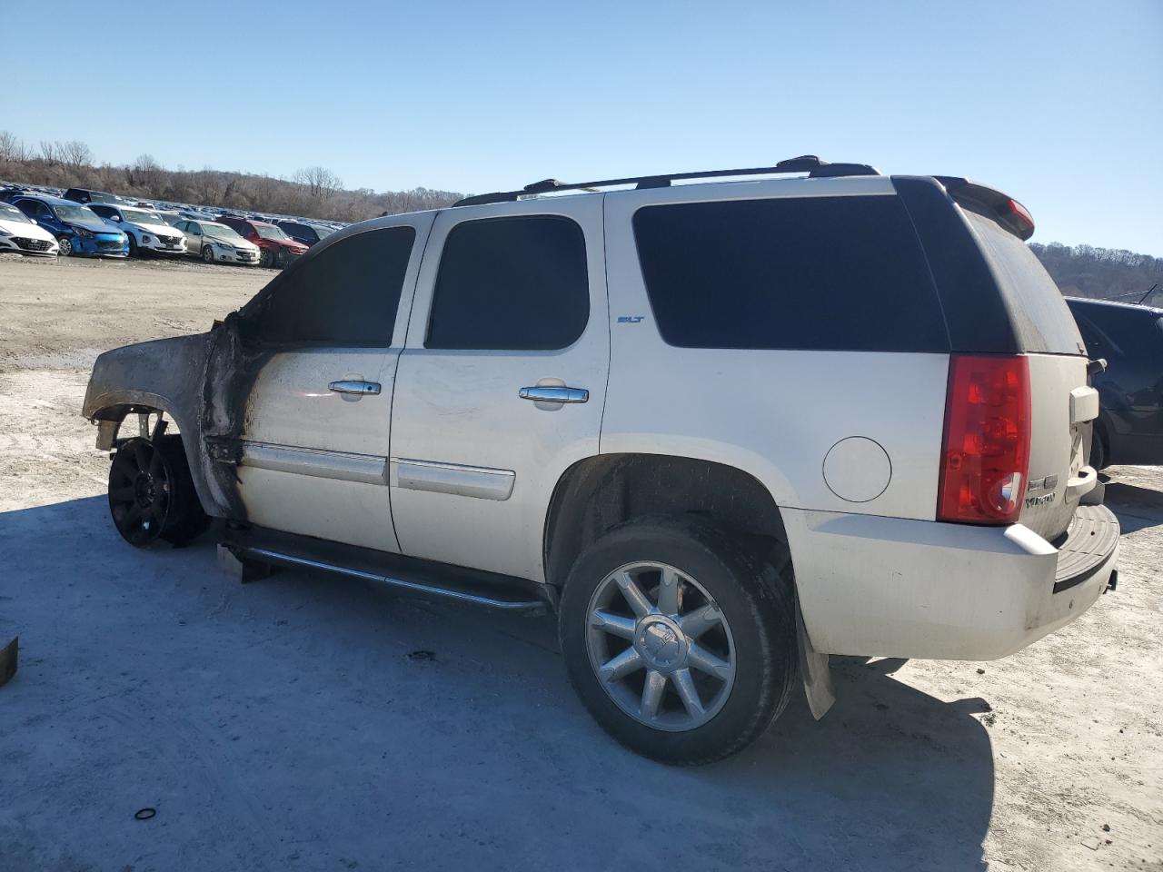 2008 GMC Yukon - Image 2