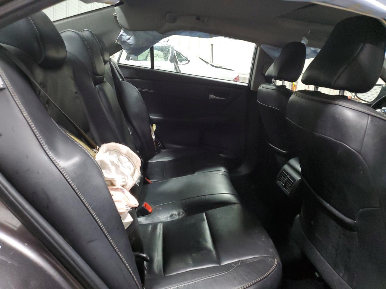 2015 Toyota Camry - Image 10