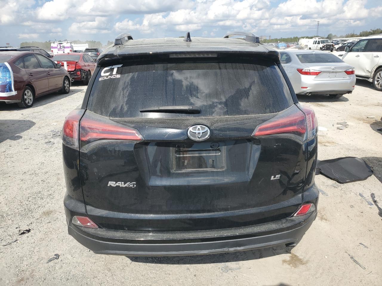 2017 Toyota RAV 4 - Image 6